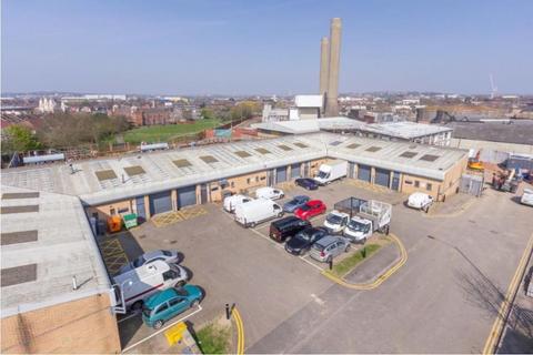 Industrial unit to rent, London NW10