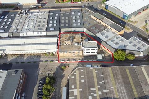 Industrial unit to rent - London W3