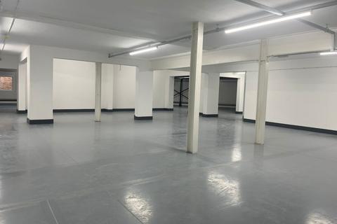 Industrial unit to rent, London W3