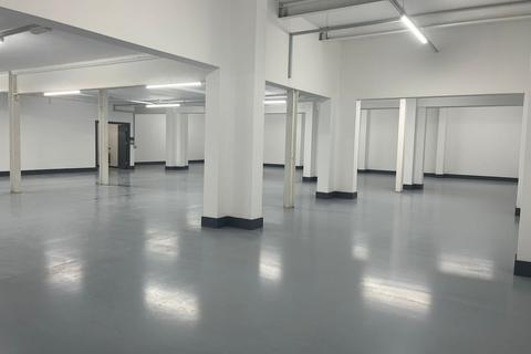 Industrial unit to rent, London W3