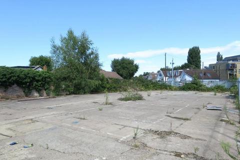 Land to rent, Greater London UB9
