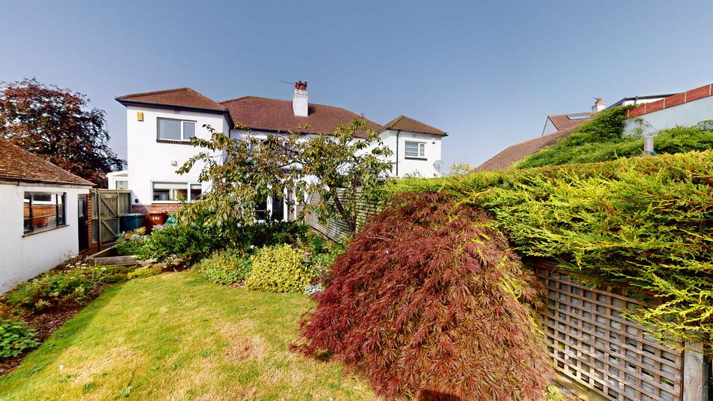 Northolme Crescent, West Park, Leeds, West Yorkshire 4 bed semi