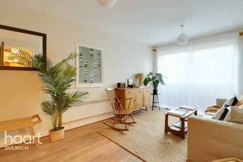 2 bedroom apartment for sale - Highwood Close, London