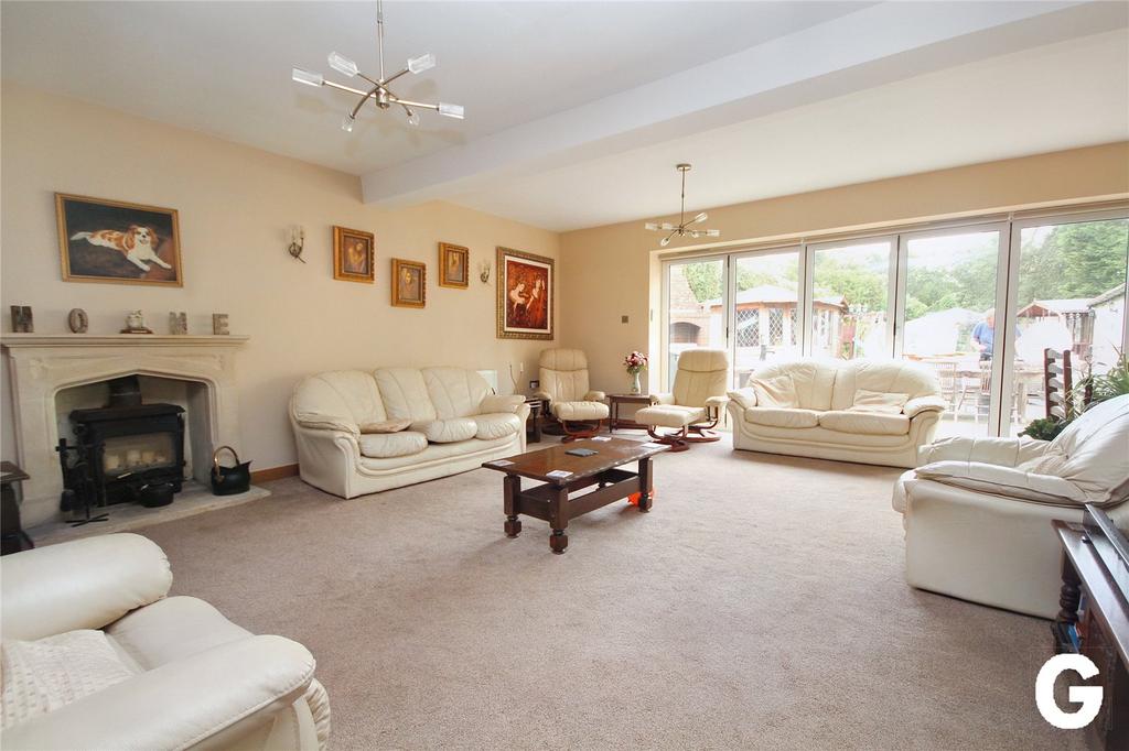 Main House Lounge