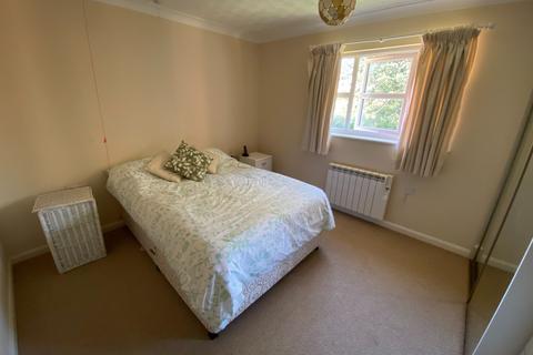 2 bedroom flat for sale, Arnoldfield Court, Gonerby Hill Foot, Grantham, NG31