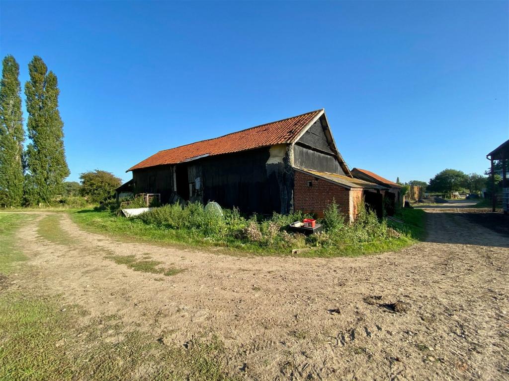 New Buckenham Road, Old Buckenham... 4 bed property with land £400,000