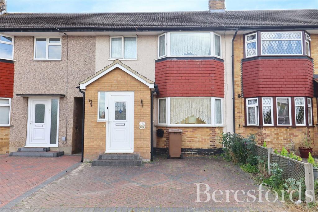 Lucas Avenue, Chelmsford, CM2 3 bed terraced house for sale £369,950