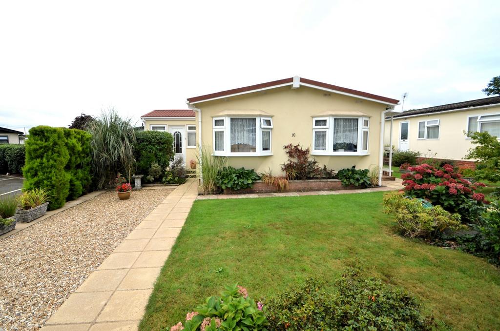 Clyst St Mary, Exeter EX5 2 bed park home for sale £230,000