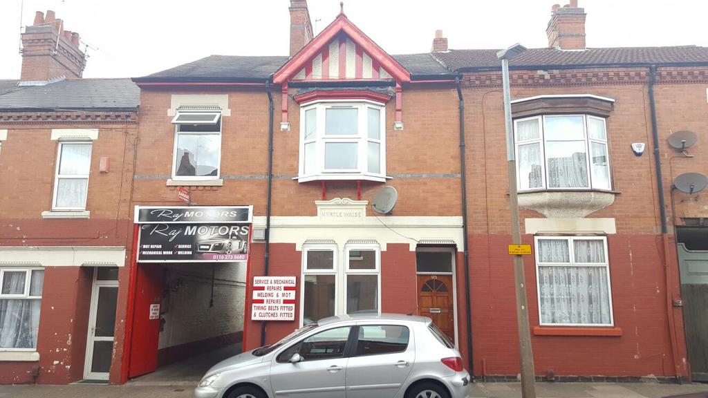Dorothy Road, Evington, Leicester, LE5 4 bed terraced house £975 pcm