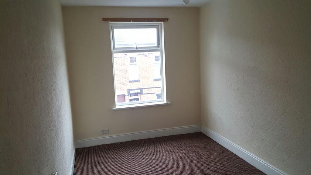 Dorothy Road, Evington, Leicester, LE5 4 bed terraced house £975 pcm