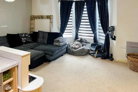 2 bedroom apartment for sale, Roche Close, Rochford SS4