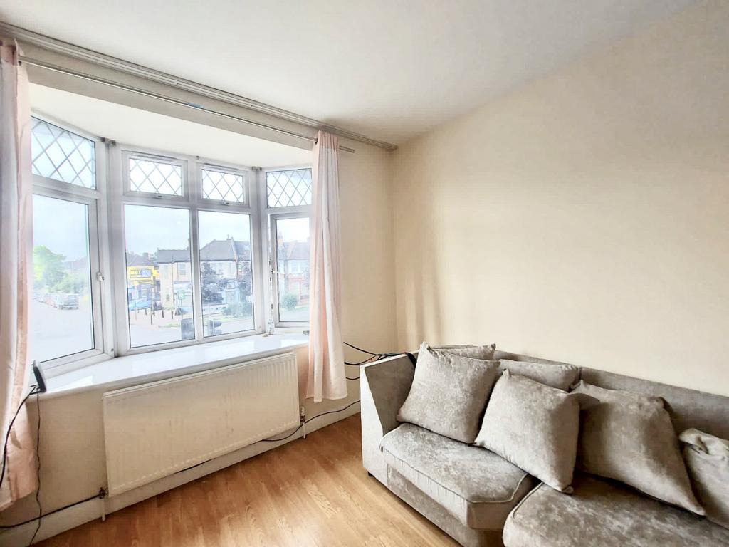 Spacious Three Bedroom First Floor Flat to rent.