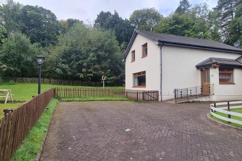 3 bedroom detached house to rent, Daisy Place, Dunoon, Argyll, PA23