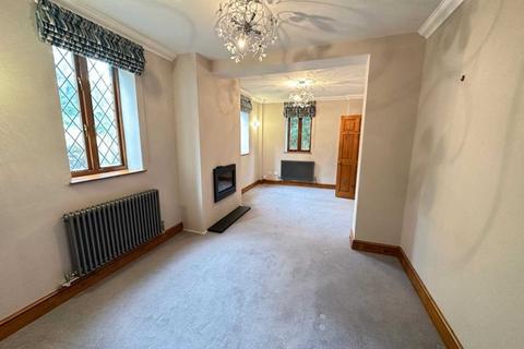 4 bedroom house to rent, Leighton Street, Woburn MK17