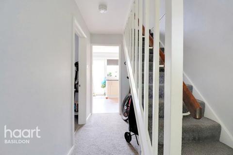 64 Long Gages, Basildon, SS14 2DT
