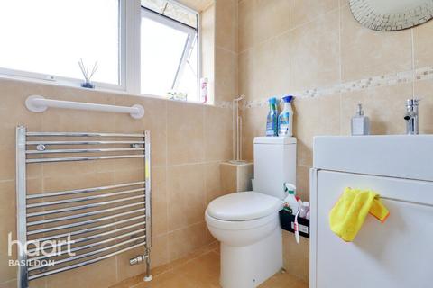 64 Long Gages, Basildon, SS14 2DT