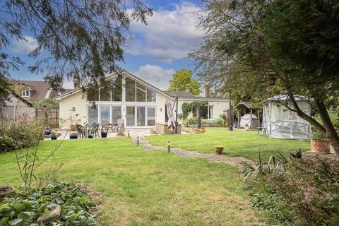 4 bedroom detached bungalow for sale, Aston Clinton