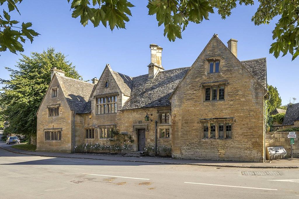 Stanton, Broadway, Gloucestershire, WR12 6 bed detached house for sale