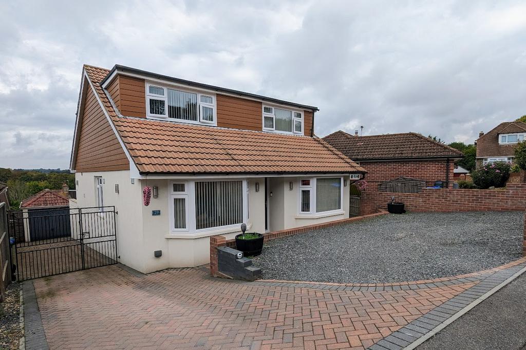 RIVERSIDE AVENUE, WALLINGTON 5 bed detached house for sale £565,000