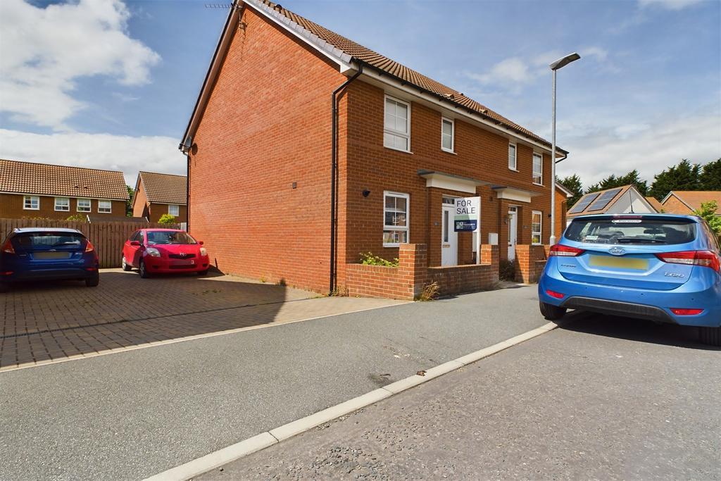 Cordwainers, Morpeth 3 bed semidetached house £975 pcm (£225 pw)
