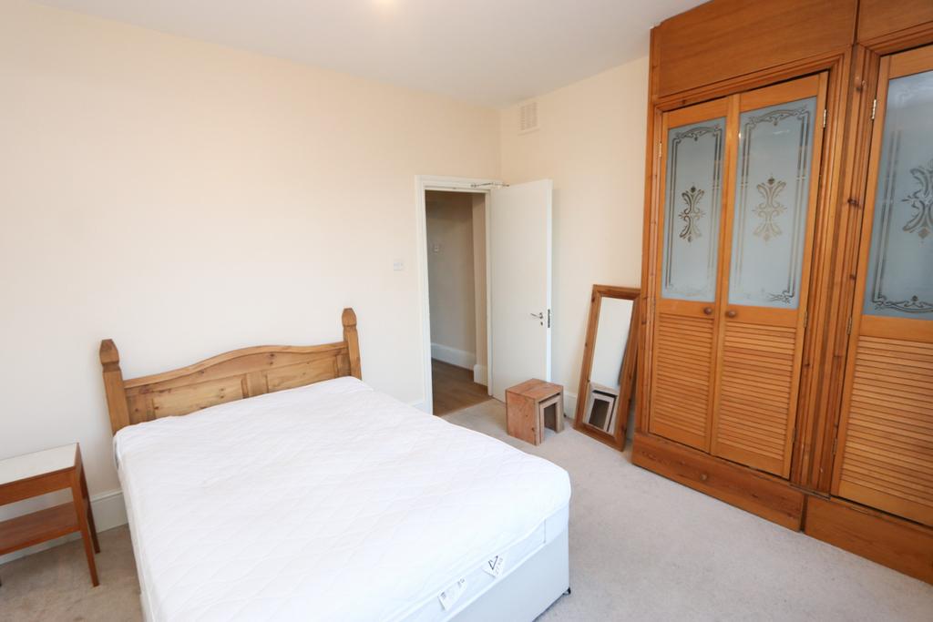One Bedroom Flat walking distance from Brixton St
