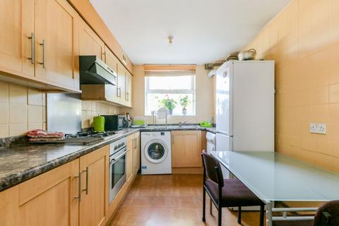 3 bedroom maisonette for sale, Alderney House, EN3