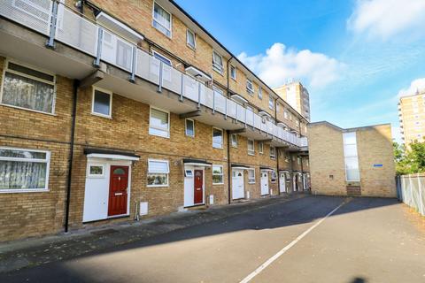 3 bedroom maisonette for sale, Alderney House, EN3