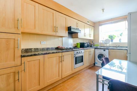 3 bedroom maisonette for sale, Alderney House, EN3