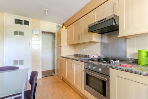 3 bedroom maisonette for sale, Alderney House, EN3