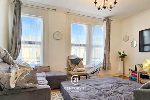 2 bedroom flat for sale, Flat 2, 14 Glenthorne Road London E17 7AR