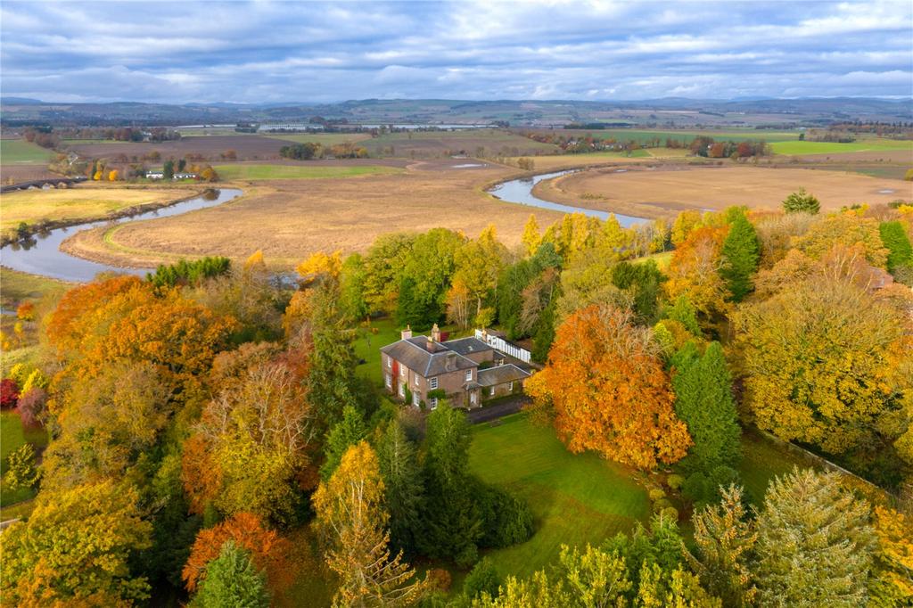 The Old Manse, Bogside Road, Coupar Angus, Blairgowrie, PH13 8 bed