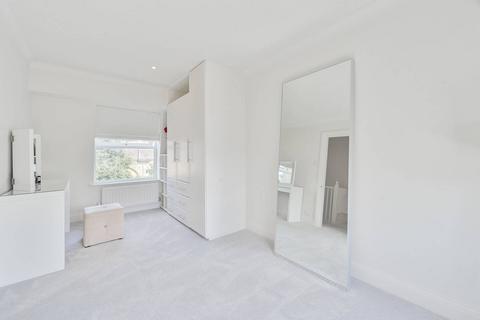 8 Ravenscourt Place, London, W6 0UN