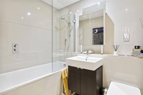 2a Rossiter Road, London, SW12 9RU