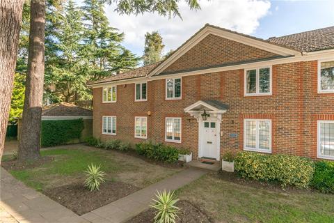 2 bedroom apartment to rent, Rosslyn Park, Weybridge, KT13