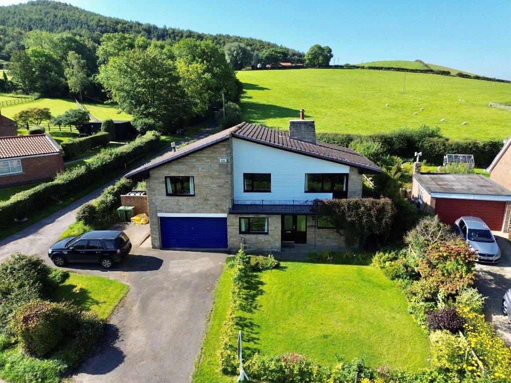 Village Road, Faceby, North Yorkshire 4 bed detached house for sale £