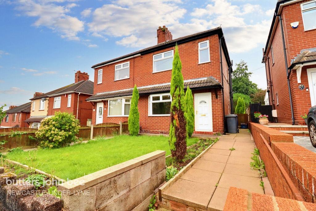 Crackley Bank, Newcastle 2 bed semidetached house £135,000