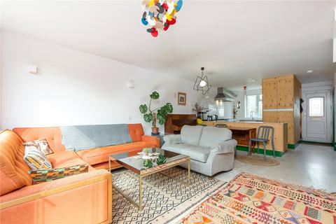 Flat 42, Fellows Court Weymouth Terrace, London, E2 8LP