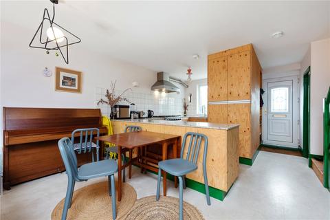 Flat 42, Fellows Court Weymouth Terrace, London, E2 8LP