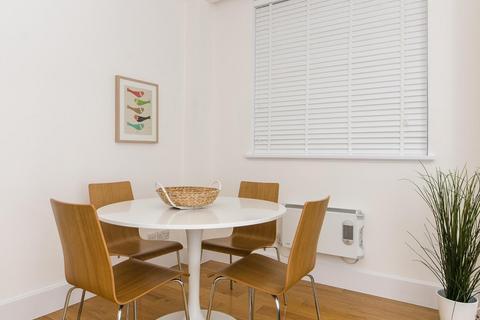 1 bedroom flat for sale, Hatherley Grove, Bayswater