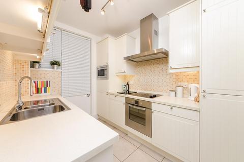 1 bedroom flat for sale, Hatherley Grove, Bayswater