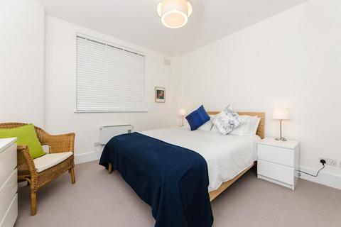 1 bedroom flat for sale, Hatherley Grove, Bayswater