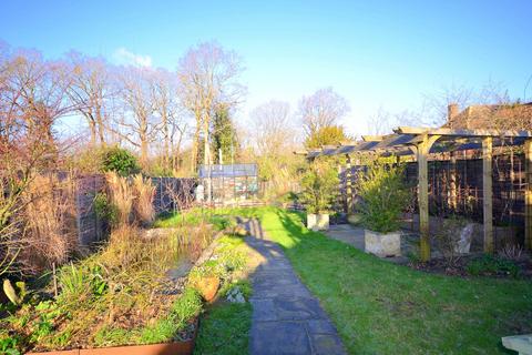 Rosemary Cottage Avenue Road, Cranleigh, GU6 7LQ