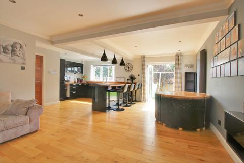 8 Botley Road, Southampton, SO19 0NS