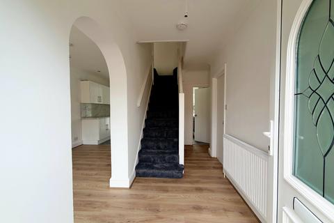 1 bedroom in a house share to rent - Church Street, Edmonton