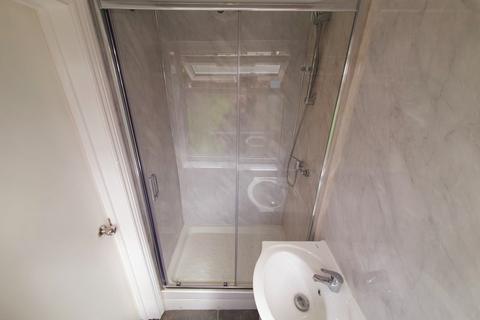 1 bedroom in a house share to rent - Church Street, Edmonton