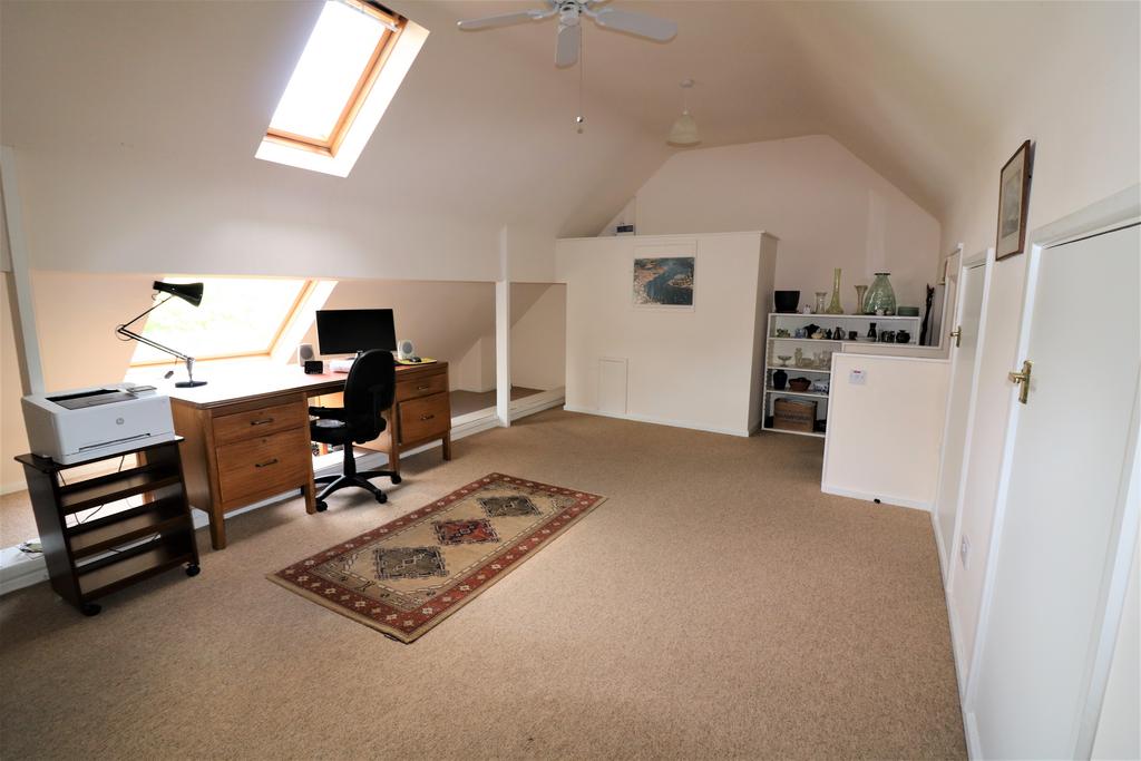 Loft Conversion/Studio Room