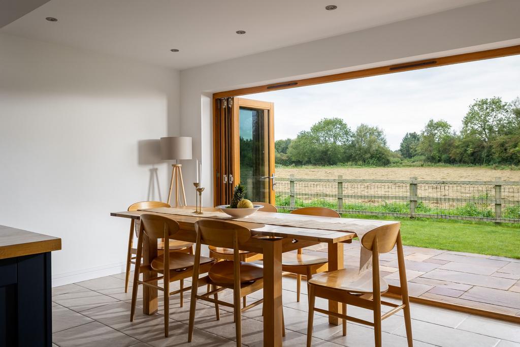 Mill Lane, Somerford Keynes GL7 5 bed detached house for sale £895,000