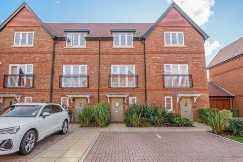3 bedroom terraced house to rent, High Wycombe,  Buckinghamshire,  HP10