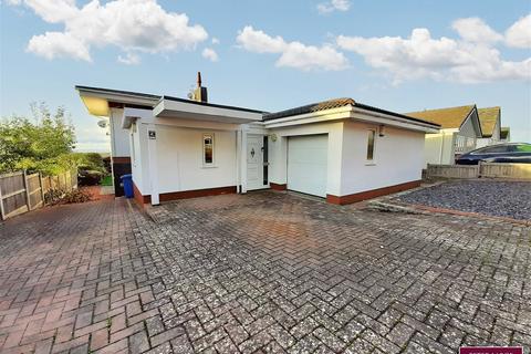 4 bedroom detached house for sale, Clayton Drive, Prestatyn, Denbighshire LL19 9RW