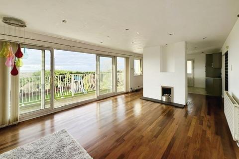 11 Clayton Drive, Prestatyn, LL19 9RW